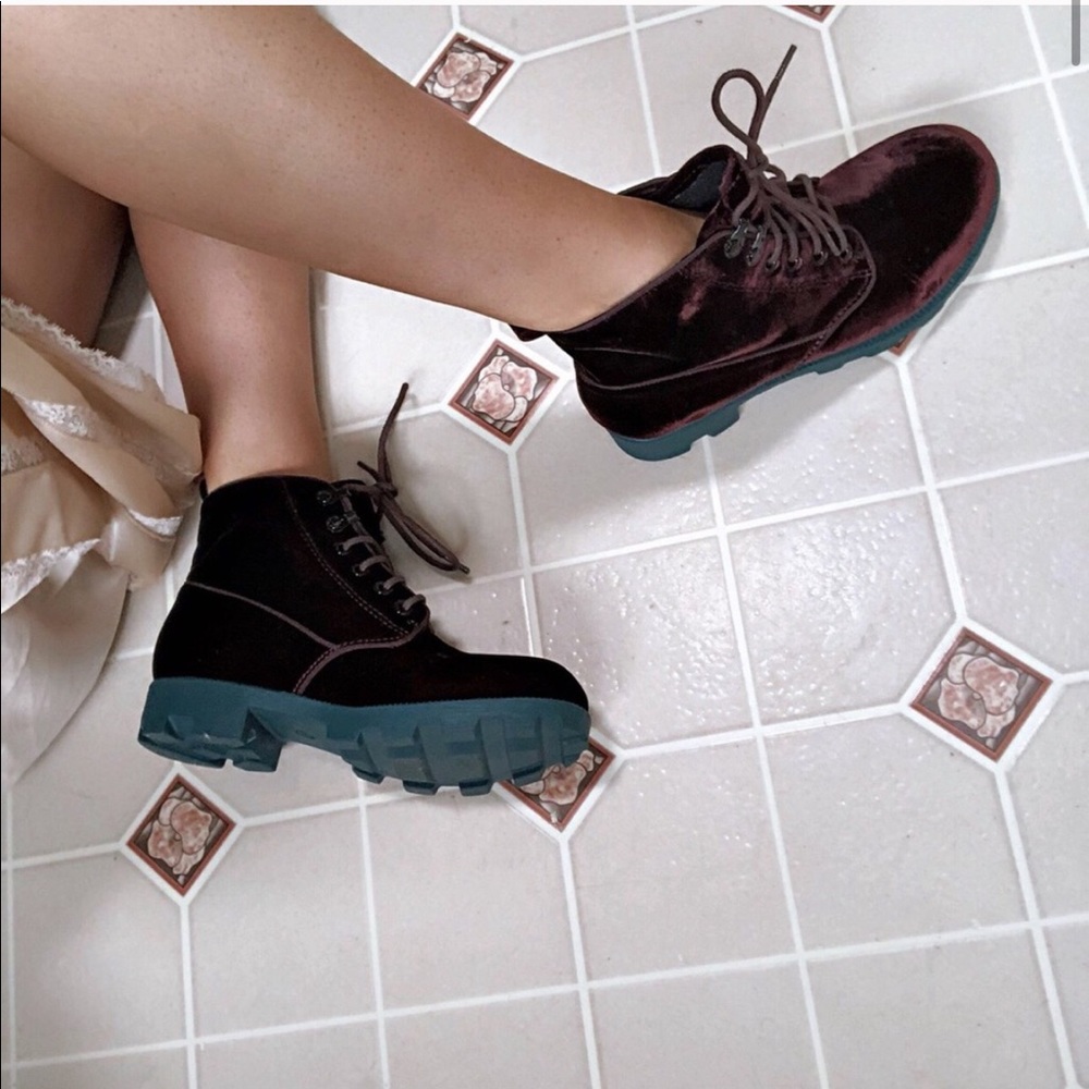 Theory Yasmin Boot